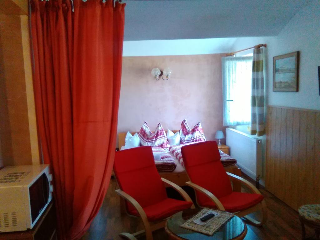 Pension Otevek Trhove Sviny Exterior photo